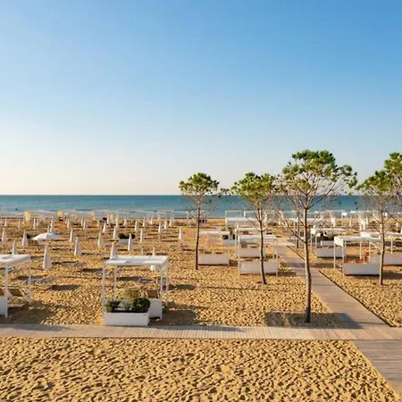 Bright With Ac 350m Far The Sea Bibione