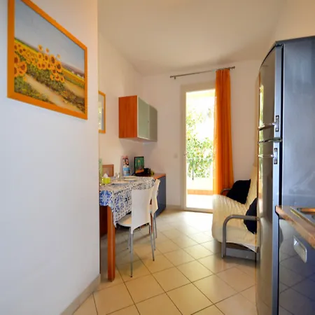 Apartment Bright With Ac 350m Far The Sea