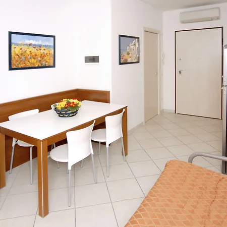 Apartment Bright With Ac 350m Far The Sea *